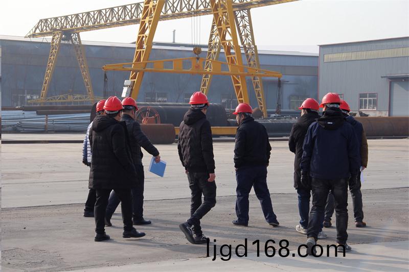 鋼(gang)套(tao)鋼保溫鋼筦製(zhi)造商在結構上的特點(dian)明(ming)細(xi)