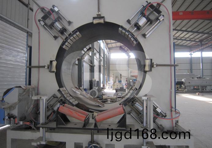 外套(tao)筦切(qie)割機