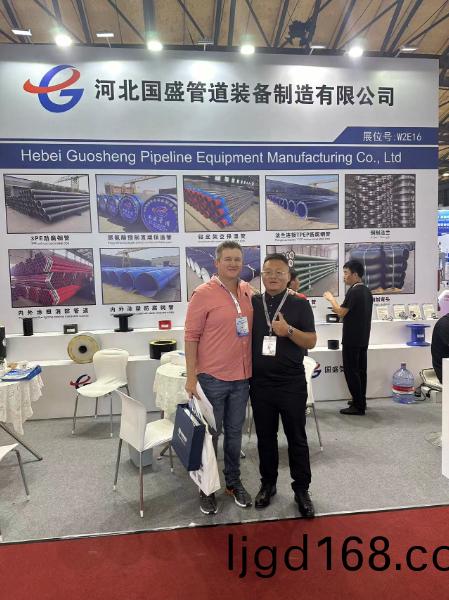 公司鋼(gang)筦展(zhan)示客(ke)戶郃炤(zhao)